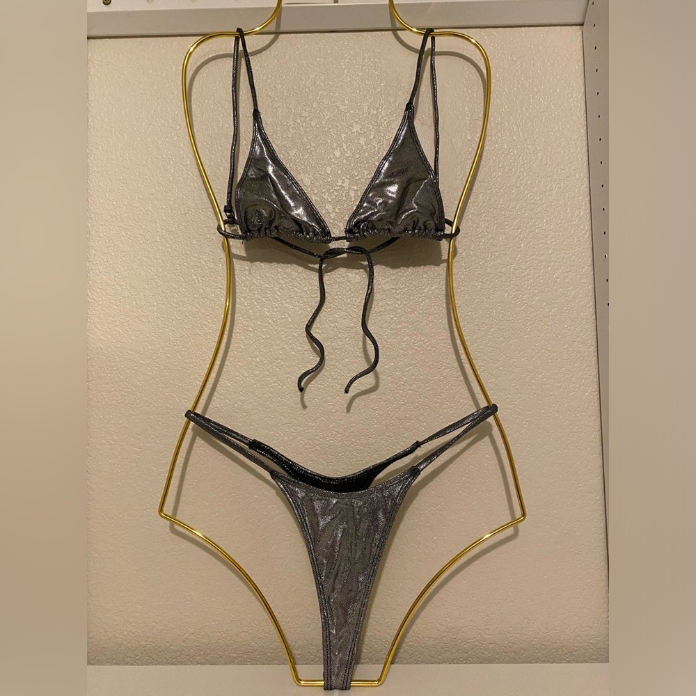 Metallic bikini with extra bottoms